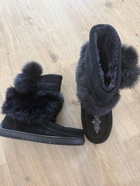 Black Faux-Fur Pom Winter Boots for Women